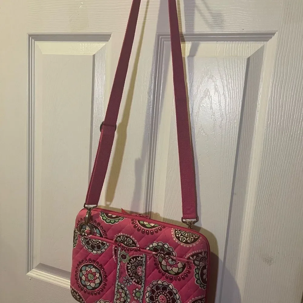 Vera Bradley Pink Cupcake Hard Shell Laptop Travel Bag Quilted Fabric.